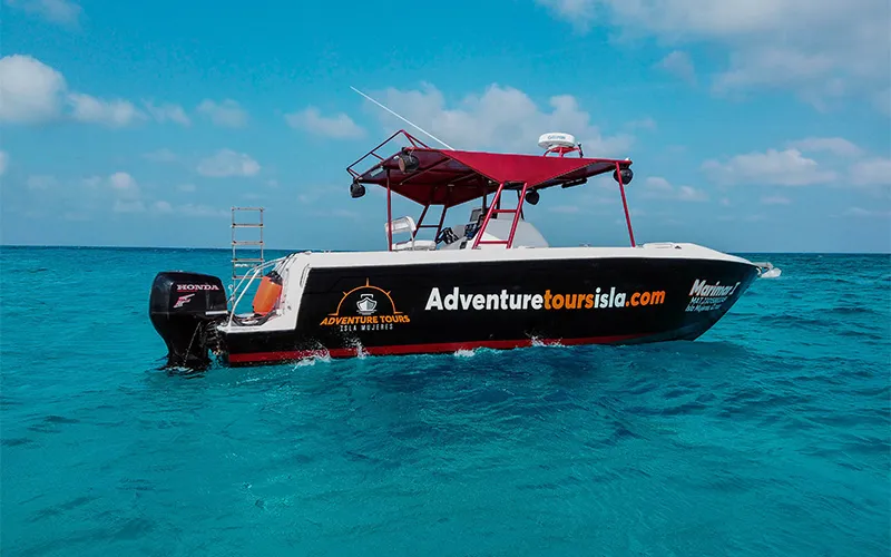 Private boat tours in Isla Mujeres